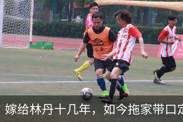 嫁给林丹十几年，如今拖家带口定居西班牙，10岁儿子要走网球路